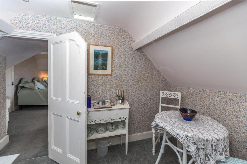 Pendyffryn Manor Bed & Breakfast Little Haven Exterior photo