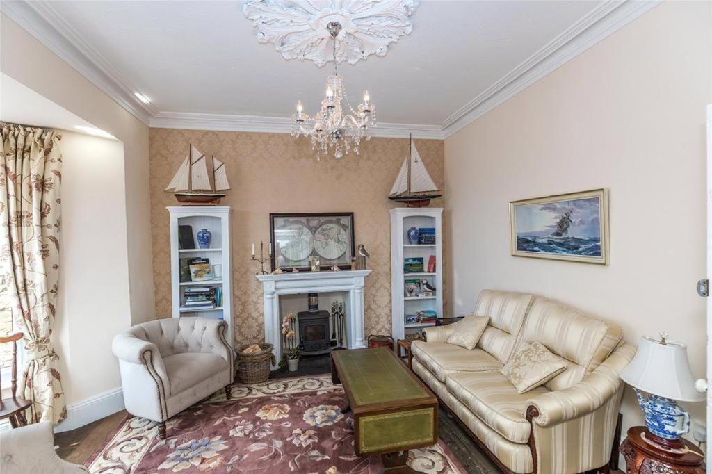 Pendyffryn Manor Bed & Breakfast Little Haven Exterior photo